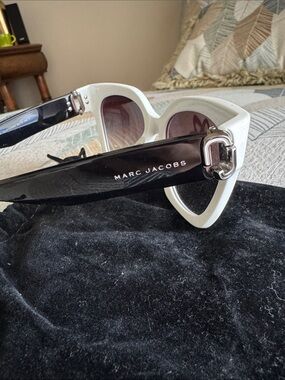 NWOT Marc Jacobs White Cat-Eye Sunglasses